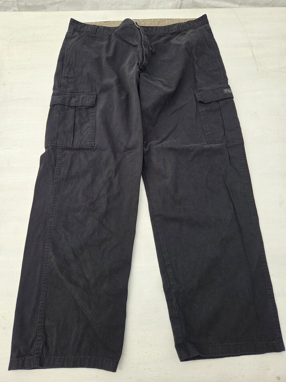Wrangler Pants Mens 42x30 Black Straight Fit Cargo Pocket Y2K Casual Skater